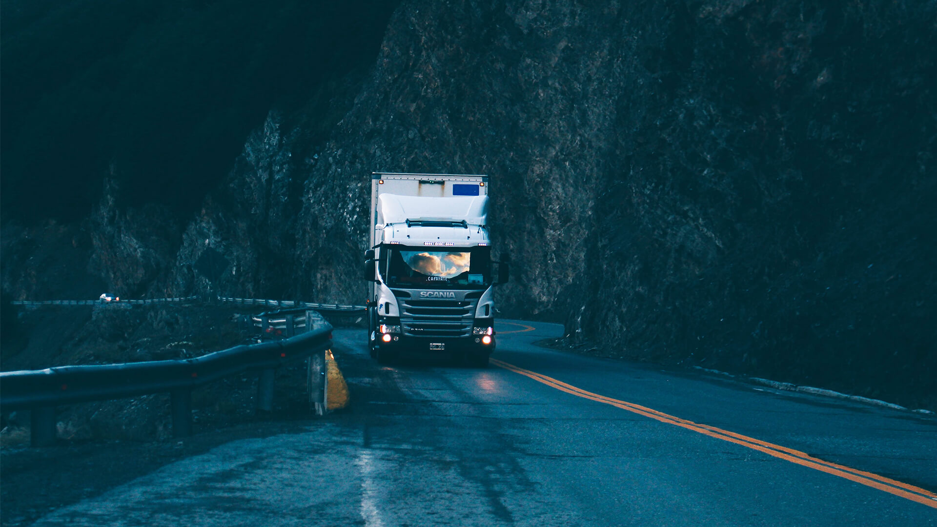 V-logistic - Transport - logistyka