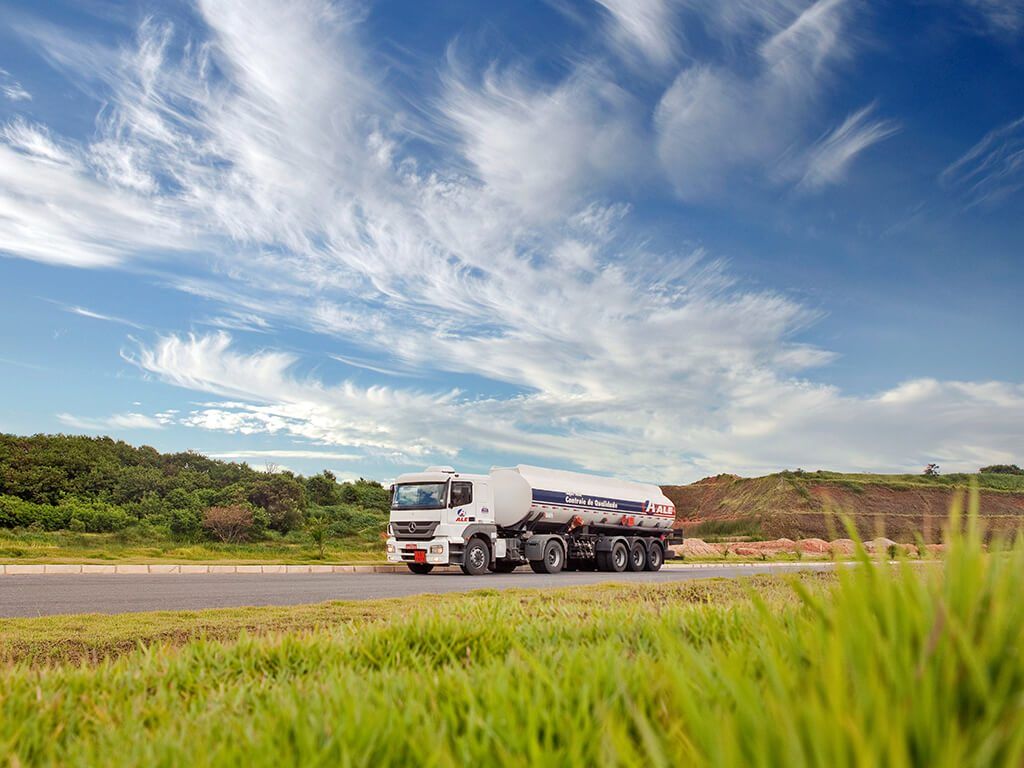 V-logistic - Transport - logistyka